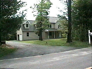 Building photograph for 137 AUNCIENT OAK RD